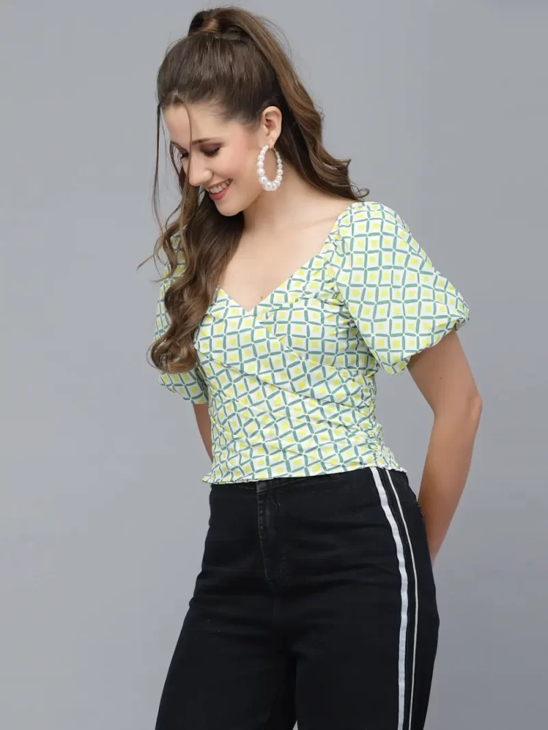 Women’S Printed Crop Top With V-Neck