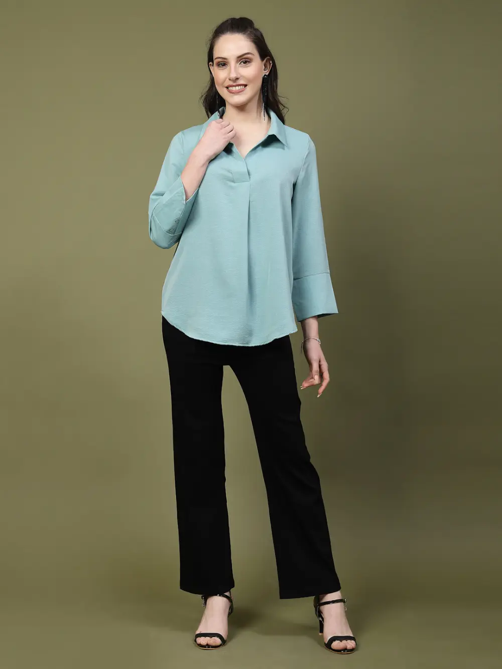 Women’S Solid Collared 3/4 Sleeve Top