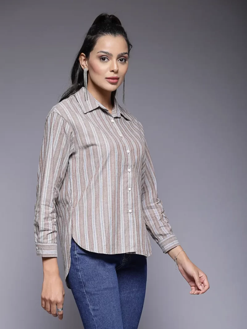 Striped Button-Down Shirt With Collared Neck And Long Sleeves