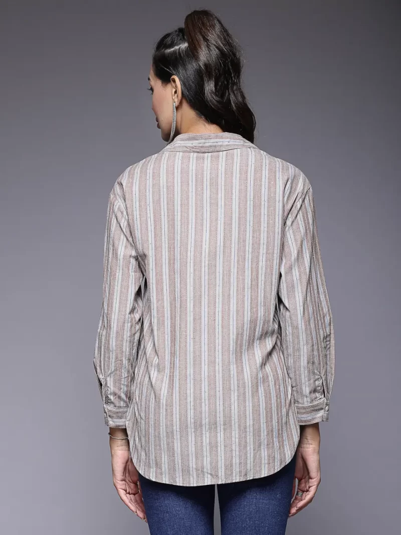 Striped Button-Down Shirt With Collared Neck And Long Sleeves