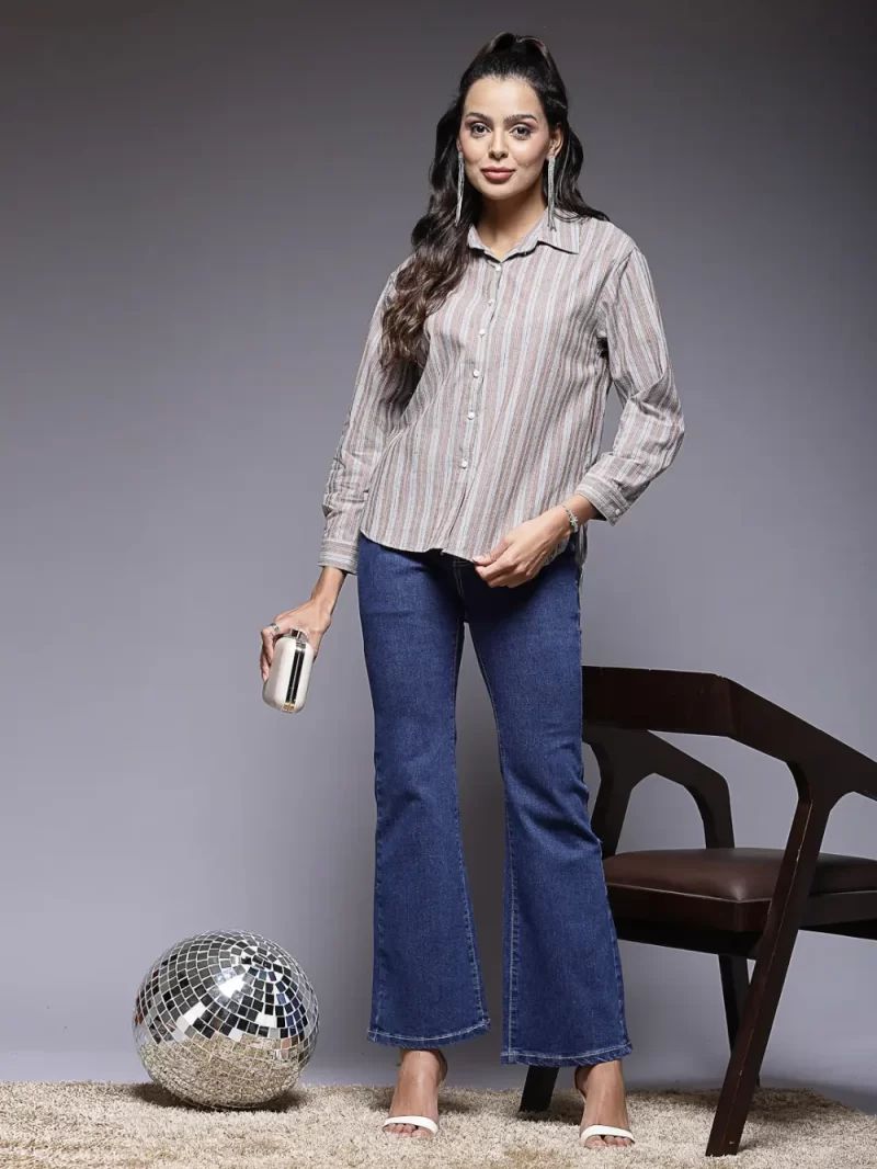 Striped Button-Down Shirt With Collared Neck And Long Sleeves