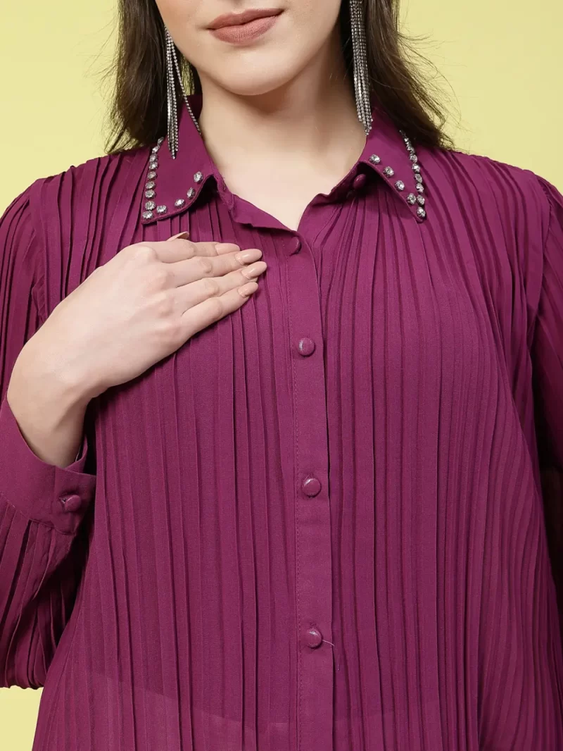 Elegant Shirt With Pleats And Decorative Collar