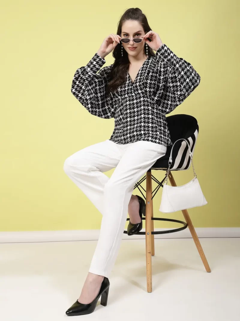 Women’S Printed Satin V-Neck Top