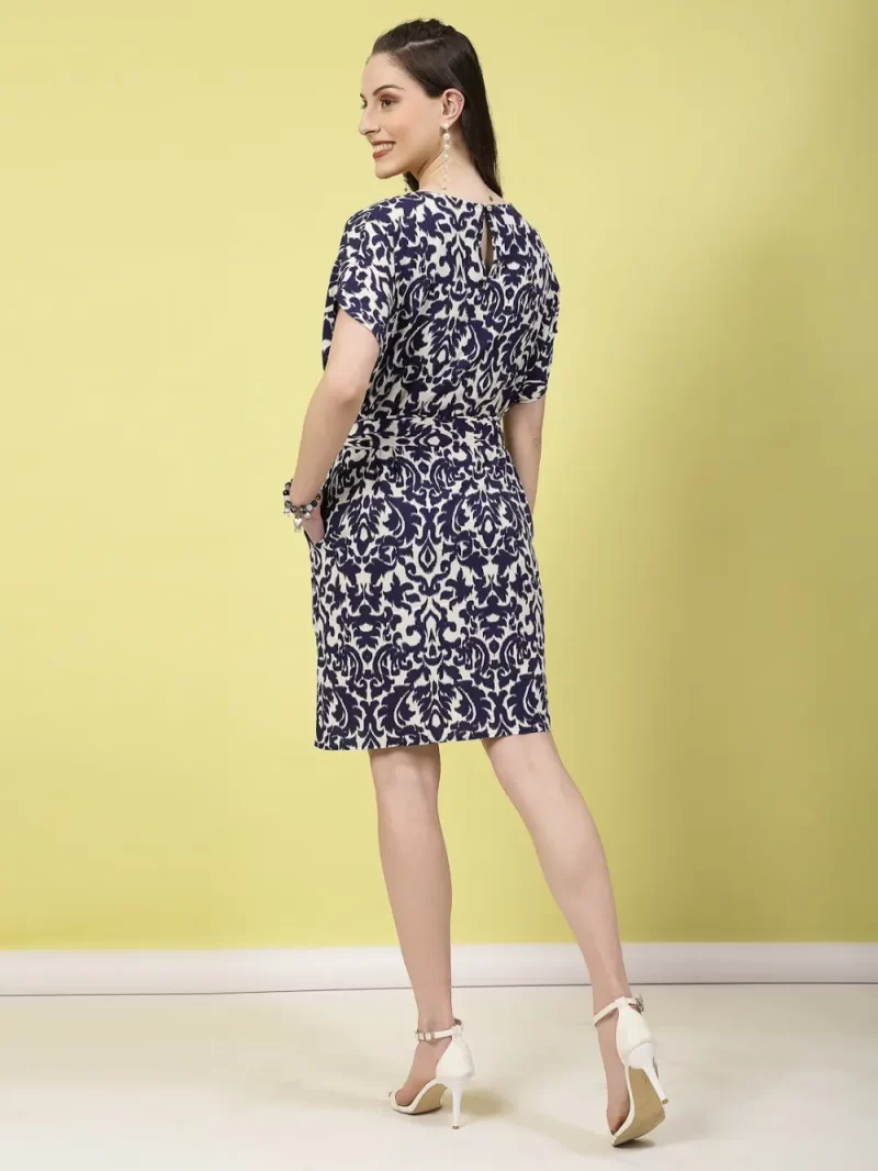 Women'S Round Neck Printed Dress With Belt
