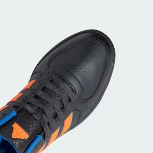 Sneakout M